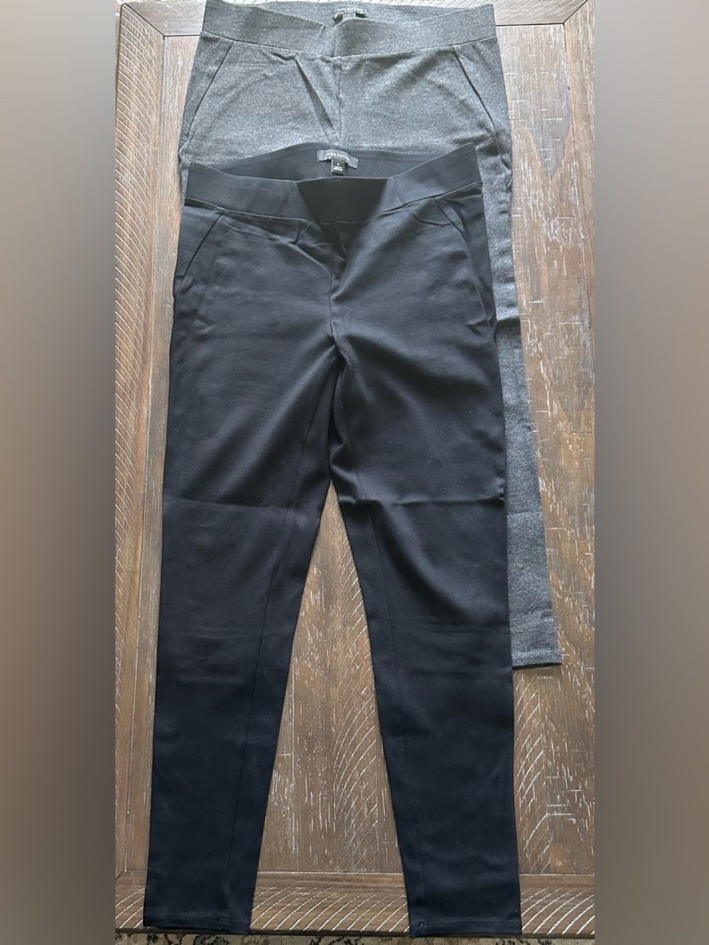 Bundle of 2 Ann Taylor Stretch Knit Pants - Black and Dark Gray Heather- size M